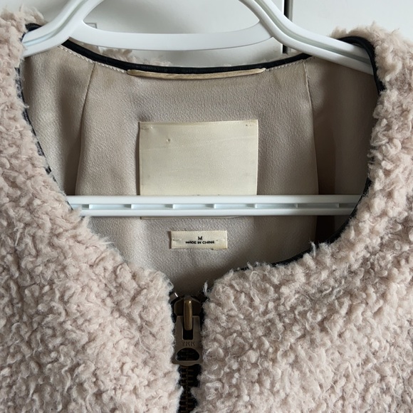 Aritzia Wilfred Chatou Vest, faux fur - Picture 3 of 3